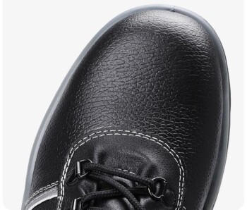 Workplace Safety Footwear: How Industry-Specific Shoes Prevent Injuries and Ensure Compliance