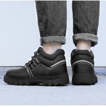 How Safety and Comfort Engineering Transcend Style in Work Boots