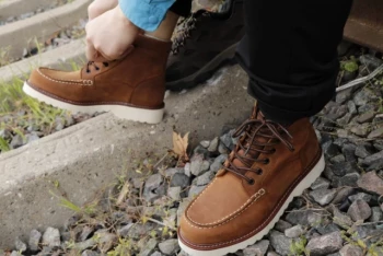 How Moc Toe Boots Solve Workplace Fatigue While Meeting Safety Standards