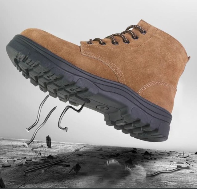 How to Select Safety Footwear That Balances Protection and Practicality