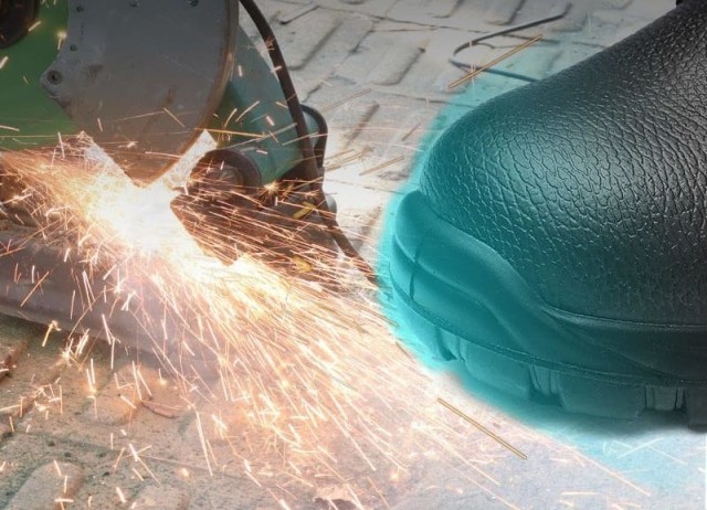 Composite Toe vs. Steel Toe Boots: How to Choose the Right Safety Footwear