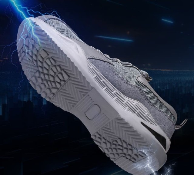 Como é que os sapatos de trabalho para homens com risco elétrico evitam lesões através da ciência dos materiais e das normas de segurança