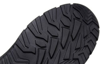 How to Choose Safety Gumboots That Truly Protect Against Workplace Hazards