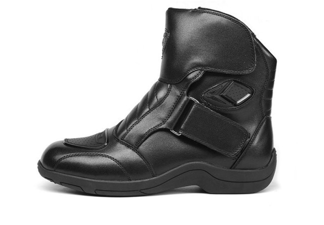 Como as botas de trabalho tácticas previnem lesões e aumentam a eficiência em trabalhos perigosos