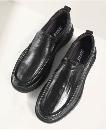 How to Choose and Style Sneakers for Business Casual Workplaces Without Breaking Dress Codes
