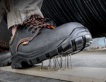 How Puncture-Resistant Work Boots Protect Against Workplace Hazards