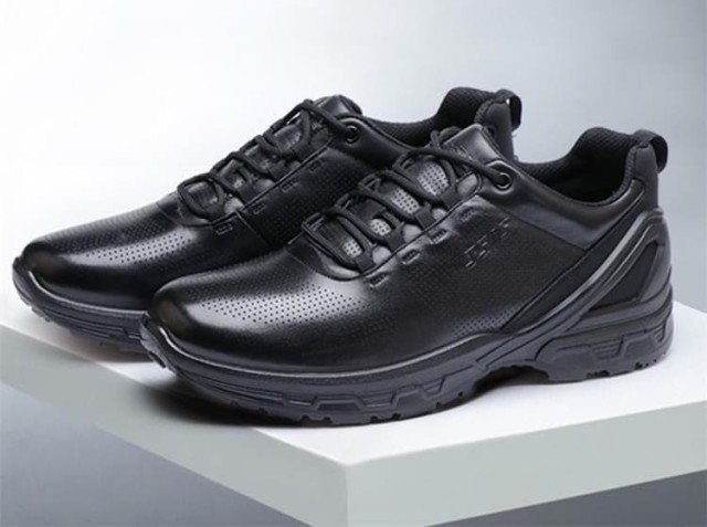 Come scegliere e abbinare le scarpe business casual per essere sicuri sul posto di lavoro