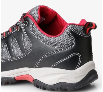 How to Choose Between Cement and Welt Boot Construction for Work Safety & Savings