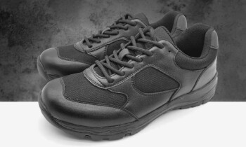 トレッキングシューズの正しいフィット感が怪我を防ぎ、ハイキングの効率を高める