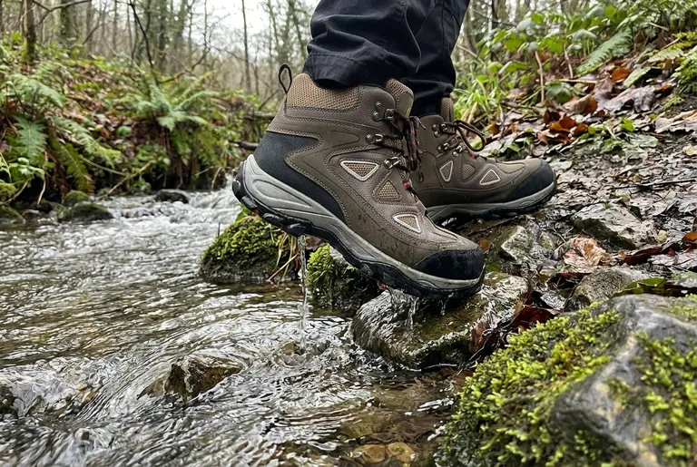 Quels facteurs faut-il prendre en compte lors du choix de chaussures imperméables ? Trouvez l'équilibre parfait pour vos besoins