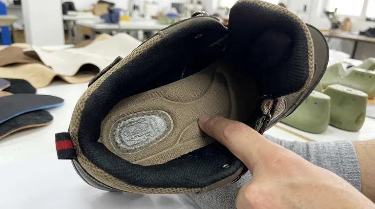 Quel est le but de la semelle intérieure dans une chaussure ? Bénéficiez d'un confort et d'un soutien supérieurs