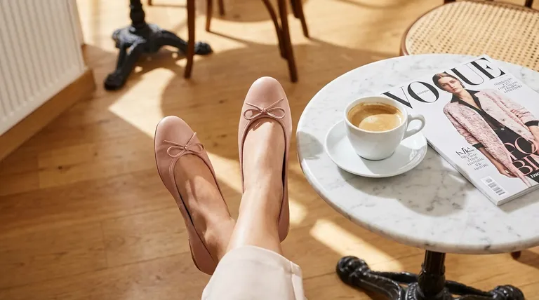 Que sont les ballerines et comment ont-elles évolué ? Du studio de danse à l'incontournable de la garde-robe moderne