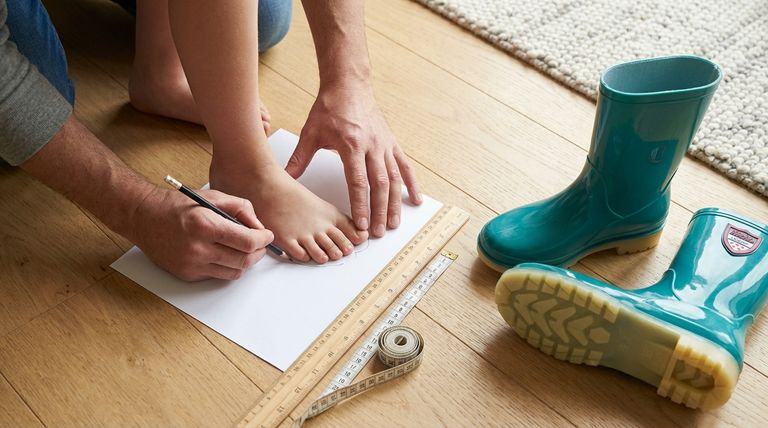 ¿Cuáles son las tallas del Reino Unido y las longitudes de plantilla correspondientes para las botas de agua infantiles? Una guía de tallas sencilla