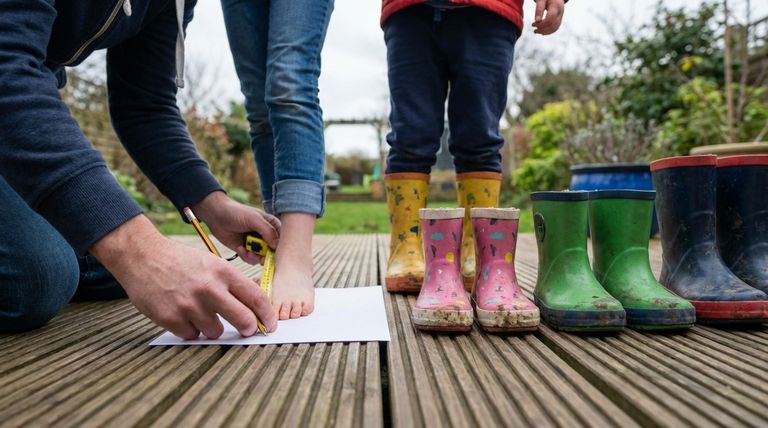 ¿Cuáles son las tallas del Reino Unido y las longitudes de plantilla correspondientes en pulgadas para las botas de agua infantiles? Una guía completa para un ajuste perfecto