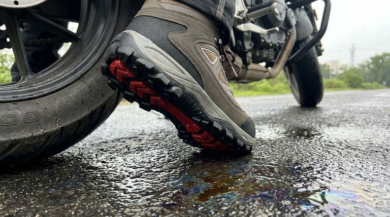 摩托车靴外底的特点是什么?解锁终极骑行稳定性的秘密
