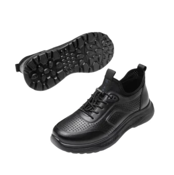 Moderna sneaker traforata con design a calzino