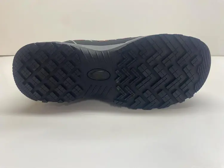 High-traction sole of a wholesale safety boot